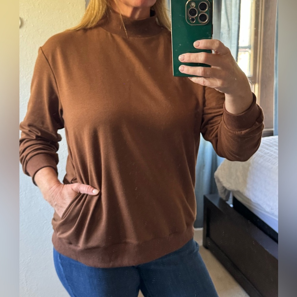 Brown Long Sleeve Mock-Neck Sweatshirt